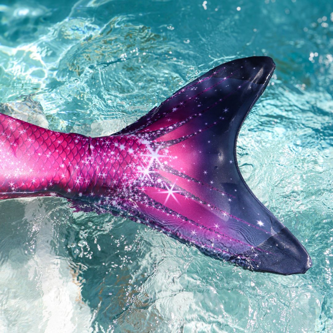 Lichtgewicht zeemeerminset Pink Passion met een opvallende roze staart, perfect voor comfortabel zwemmen in het water.